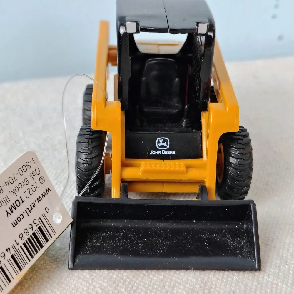 NWT John Deere ERTL Skid Steer Loader Yellow Black Construction Farm Toy